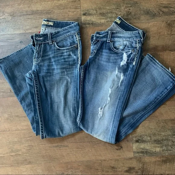 BKE Distressed Boot Cut Denim Jean Bundle 26 X 33 1/2 and 26 x 31 1/2 - Picture 13 of 14
